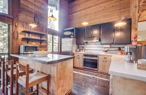 Truckee Cottage | Northstar Sanctuary w/Decks, Close to Tahoe Fun!