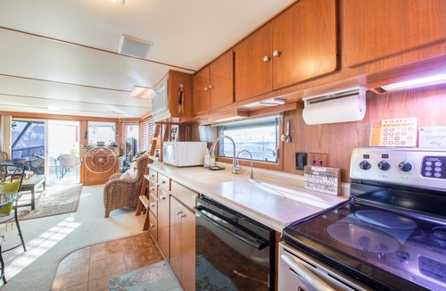 Sanford Boat Rental | NOT YOUR TYPICAL HOUSEBOAT: 60 FEET OF FUN!