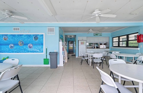 New Smyrna Beach Condo | NSB Direct Ocean View - 1 bed 1 bath plus small guest bedroom Sleeps 4