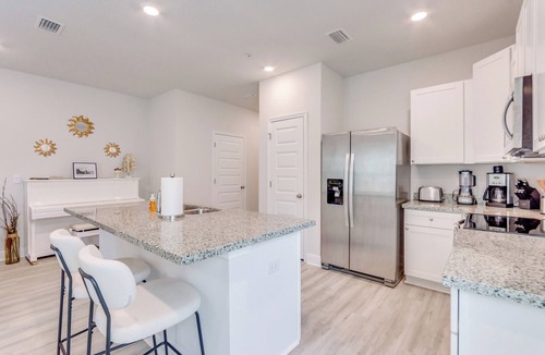 Ferry Pass Apartment | Nurse-ready Rental 2 Mi to UWF Campus & Hospital!