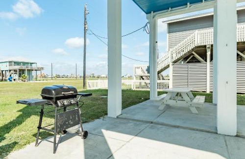 San Luis House | Oasis Beachfront Volleyball Court Sleeps 12