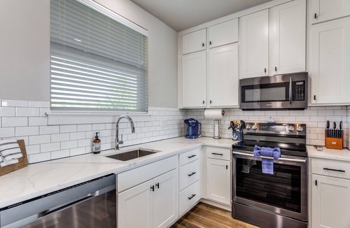 Graford Condo | Oasis Luxury Lakefront Condo:1st Floor, Pool, HotTub, Dining, Boating, Fishing!