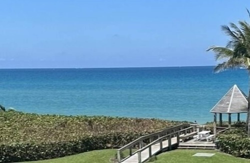 Juno Beach Condo | OCEAN FRONT CONDO ON JUNO BEACH 2 bedroom 2 bath STUNNING CONDO AND VIEWS