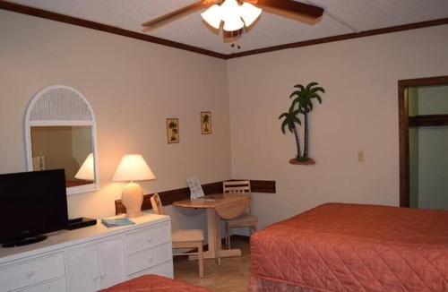 Cocoa Beach Resort | Ocean Landings Resort: Pools, Spa, Beach, free WIFI and a lot more