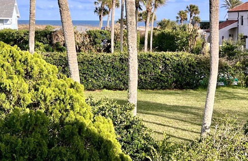 St. Augustine Beach Apartment | Ocean Song – Charming 2 Bedroom with Private Ocean View Balcony & Sea Breezes & Pool Access