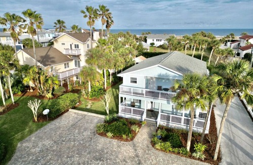 St. Augustine Beach Apartment | Ocean Song – Charming 2 Bedroom with Private Ocean View Balcony & Sea Breezes & Pool Access