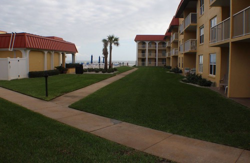 Point East Condo | Ocean View Ground Floor 2/2