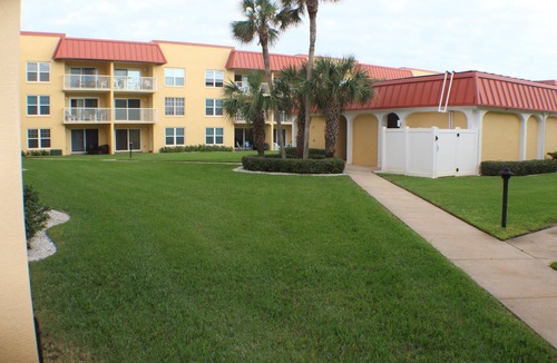 Point East Condo | Ocean View Ground Floor 2/2