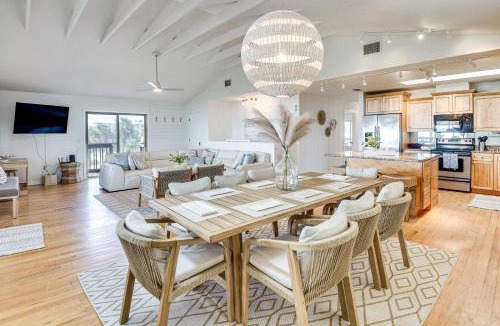 Marineland Acres House | Ocean Views + BBQs: Group Getaway in Palm Coast!