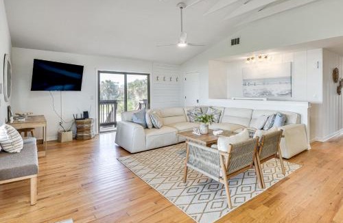 Marineland Acres House | Ocean Views + BBQs: Group Getaway in Palm Coast!