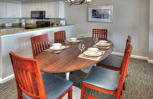 Brush - Stewarts Condo | Ocean Walk - Beachfront Resort 2Bd-2Ba