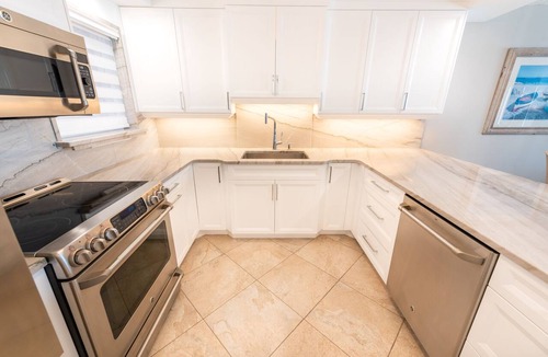 Satellite Beach Condo | Oceanfront 2BR Condo w/Balcony at Paradise Beach Club, Unit 334
