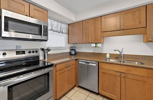 Satellite Beach Condo | Oceanfront 2BR Condo w/Private Balcony at Paradise Beach Club, Unit 341