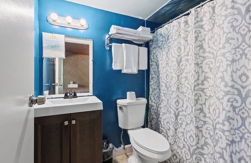 Fort Pierce Hotel | Oceanfront Inn, Inlet View, King Bed, #9