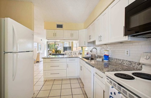 Butler Beach Condo | Oceanfront Luxury: Scenic St. Augustine