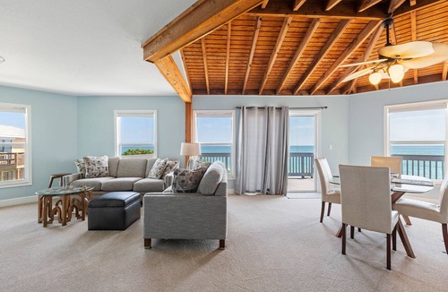 Melbourne Beach Apartment | Oceanfront Penthouse Apartment-Twinzer