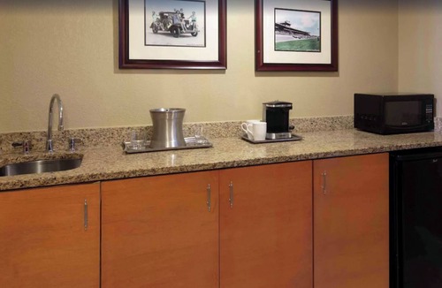 Brush - Stewarts Apartment | Oceanfront Resort | Pool, Gym & Volleyball Court Steps from the Beach