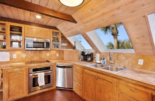 Vilano Beach House | Oceanfront Serenity Under the Sea, Tiki Bar, BBQ