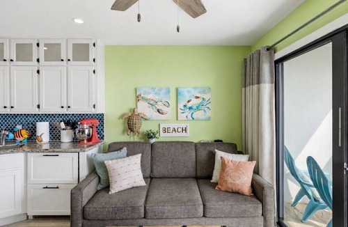 Galveston Condo | Oceanfront View, Heated Pool, Casa Del Mar!