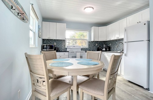 New Smyrna Beach House | One Piece ~ Duplex with Pool! ~ 2 Minutes from Beach & Flagler Avenue