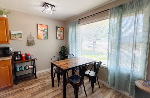 Spearfish Apartment | Open layout 1/1 apt close to downtown Spearfish!