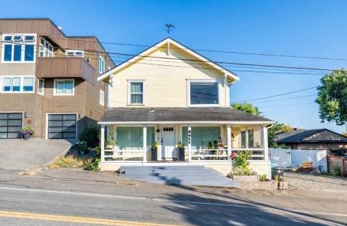 Richmond Beach Apartment | Orca Haven - 2BR with Scenic Views in Richmond Beach