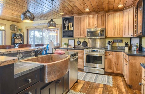Deadwood Cabin | Ore Car Lodge