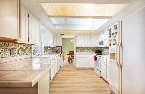 Osteen House | Orlando Area Riverfront Retreat – Private Pool, EV