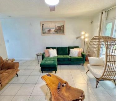 Orlando Villa | Orlando Turquoise Beach Bungalow