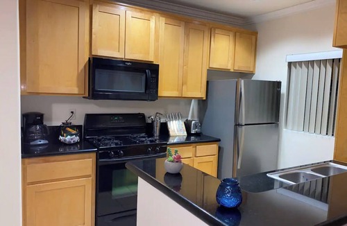 Downtown Los Angeles Apartment | Orsini Luxury Retreat: 2BR/2BA
