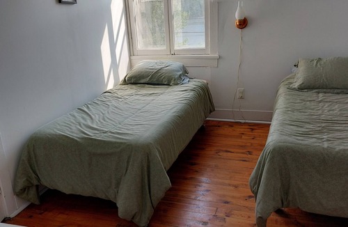 Rapides-des-Joachims Cabin | Ottawa River view Fishing/Hunting Lodge for groups
