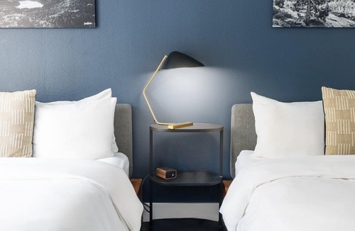 Truckee Hotel | Outdoor Adventure Haven: Heated Hot Tub & Sauna at Mountain Stay