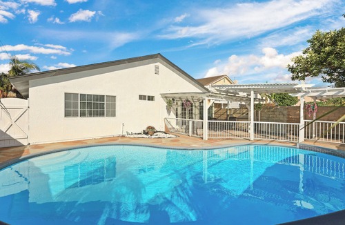 Westminster House | Outstanding OC Pool Home by Disneyland/Beaches