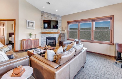 Sheboygan Condo | Over 1600 sq ft overlooking Sheboygan's Riverfront District right on the water.
