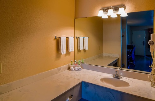 Sweet Home Hotel | OYO Hotel Yoakum West