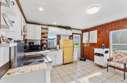 Henderson Cabin | Ozark Cabin w Deck Near Norfork Lake!
