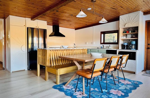 Pimento Cottage | Ozran Cottage - a mid-century Lakefront getaway