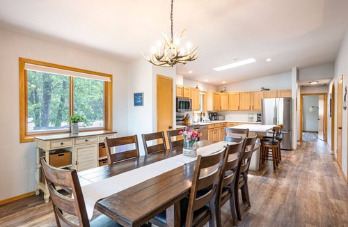 Oxford House | Paddler`s Paradise at Lake McGinnis