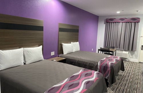 Barrett Hotel | Palace Inn Crosby