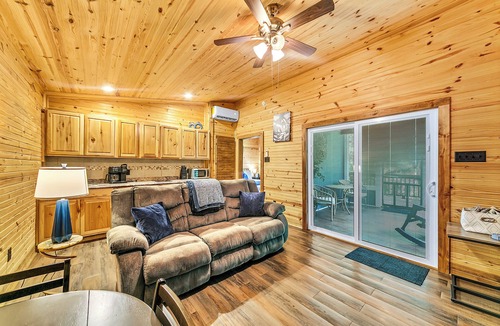 Jones Mills Cabin | Pam's Treehouse Cabin #2-Your wonderful treehouse getaway.right on a creek!