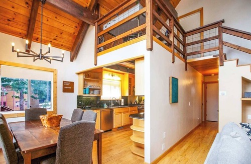 McKinney Estates House | Paradigm Chalet & Studio - Close to Trails