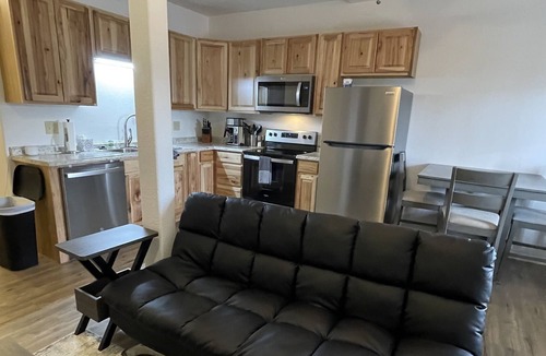 Meeker House | Paradise in Downtown - Downstairs Duplex - Newly Renovated Mountain House.