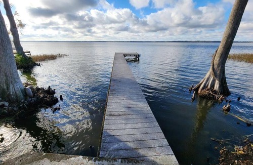 Leesburg Apartment | Paradise on Lake Harris Apt #202