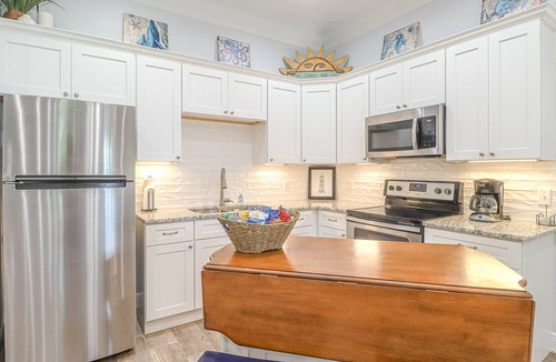 Bay St Louis Condo | Paradise Palms: modern, very comfortable , unit in beautiful beach town