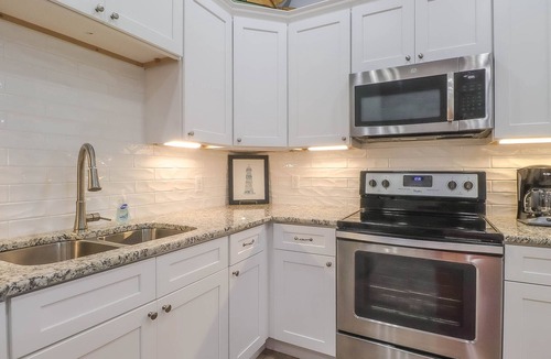 Bay St Louis Condo | Paradise Palms: modern, very comfortable , unit in beautiful beach town