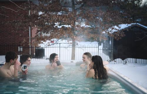 Newcastle House | PARADISE SHARED SHORT STAy