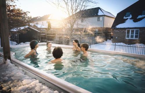Newcastle House | PARADISE SHARED SHORT STAy
