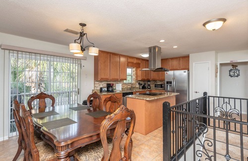 Toilla Segunda House | Paradise Shores 5/4 bedroom 3/2 bth sleeps up to 19! Private pool