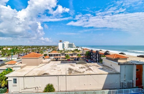 East Daytona Condo | Paradise with a Balcony Near the Action