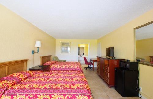 Parker Street Hotel | Paramount Lakeside Inn & Suites